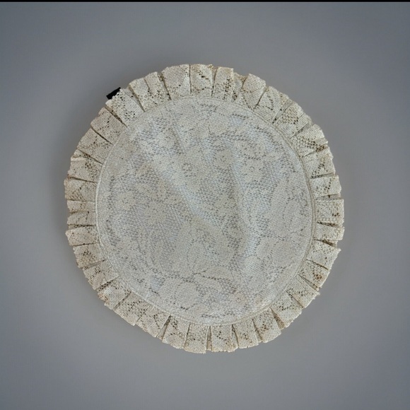 NICOLE MILLER HOME PLACEMATS (4) Gold METALLIC 15 INCH ROUND MAT - Picture 2 of 4